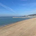 Grand Studio 7 minutes de la Plage et Climatisé sur Juan Les Pins